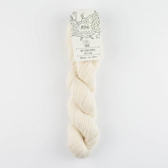 Amano Ayni Babyalpaka mit Maulbeerseide Natural White